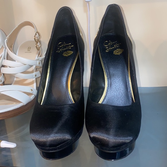 Black and Gold Colin Stewart Stilettos - Picture 5 of 10
